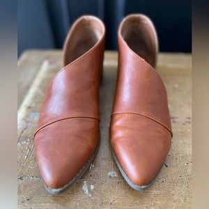 Like NEW! Universal Threads Flats